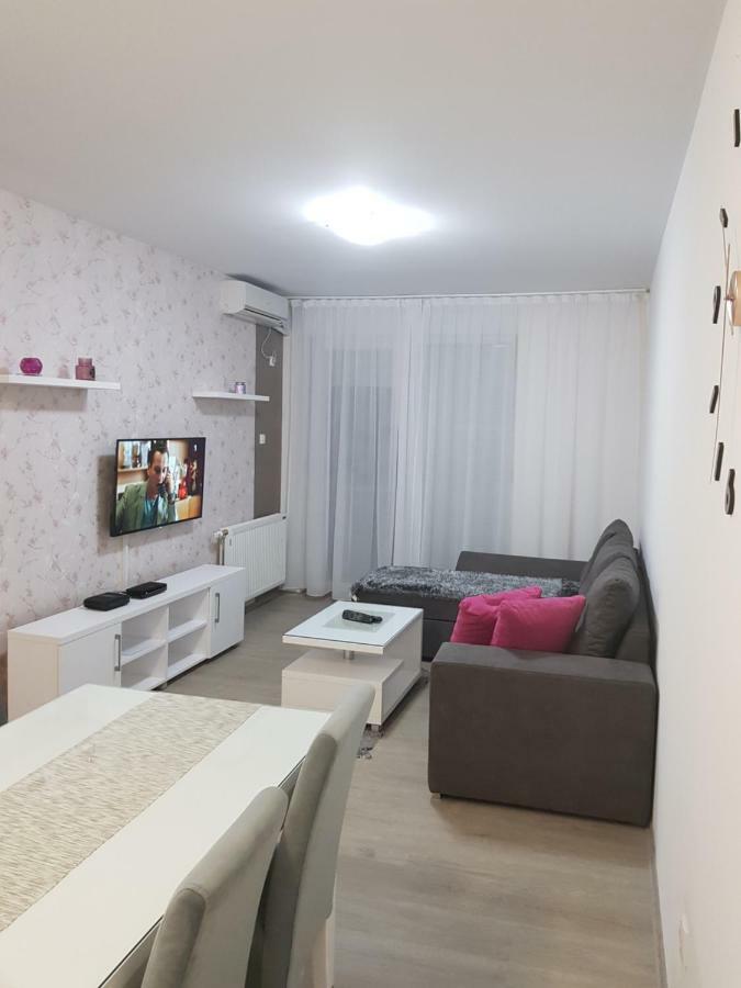 Apartment Gea 18 Νόβι Σαντ Εξωτερικό φωτογραφία
