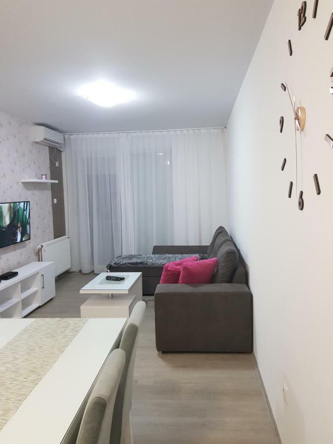 Apartment Gea 18 Νόβι Σαντ Εξωτερικό φωτογραφία