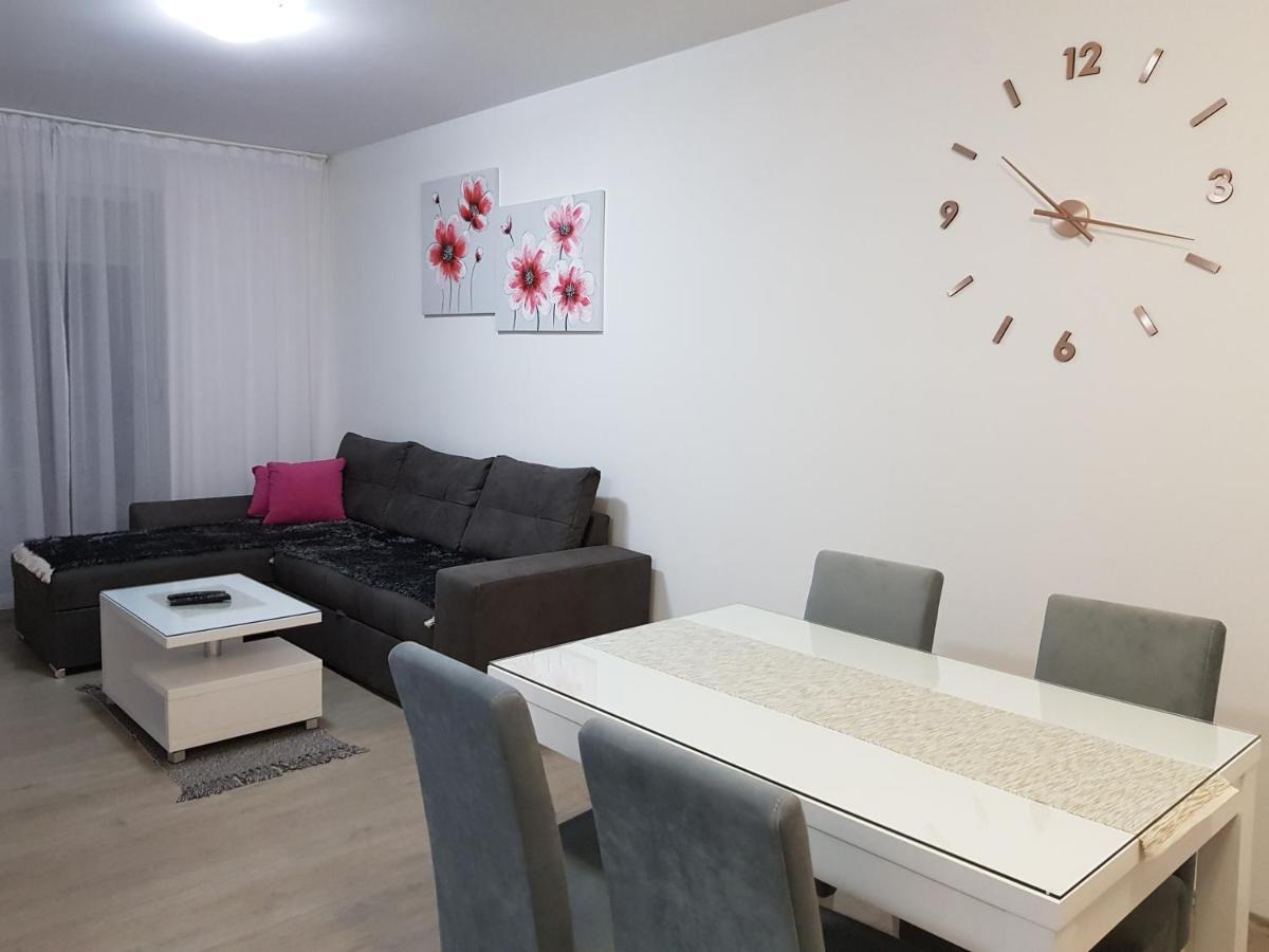 Apartment Gea 18 Νόβι Σαντ Εξωτερικό φωτογραφία