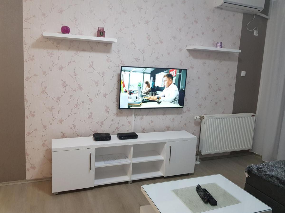 Apartment Gea 18 Νόβι Σαντ Εξωτερικό φωτογραφία