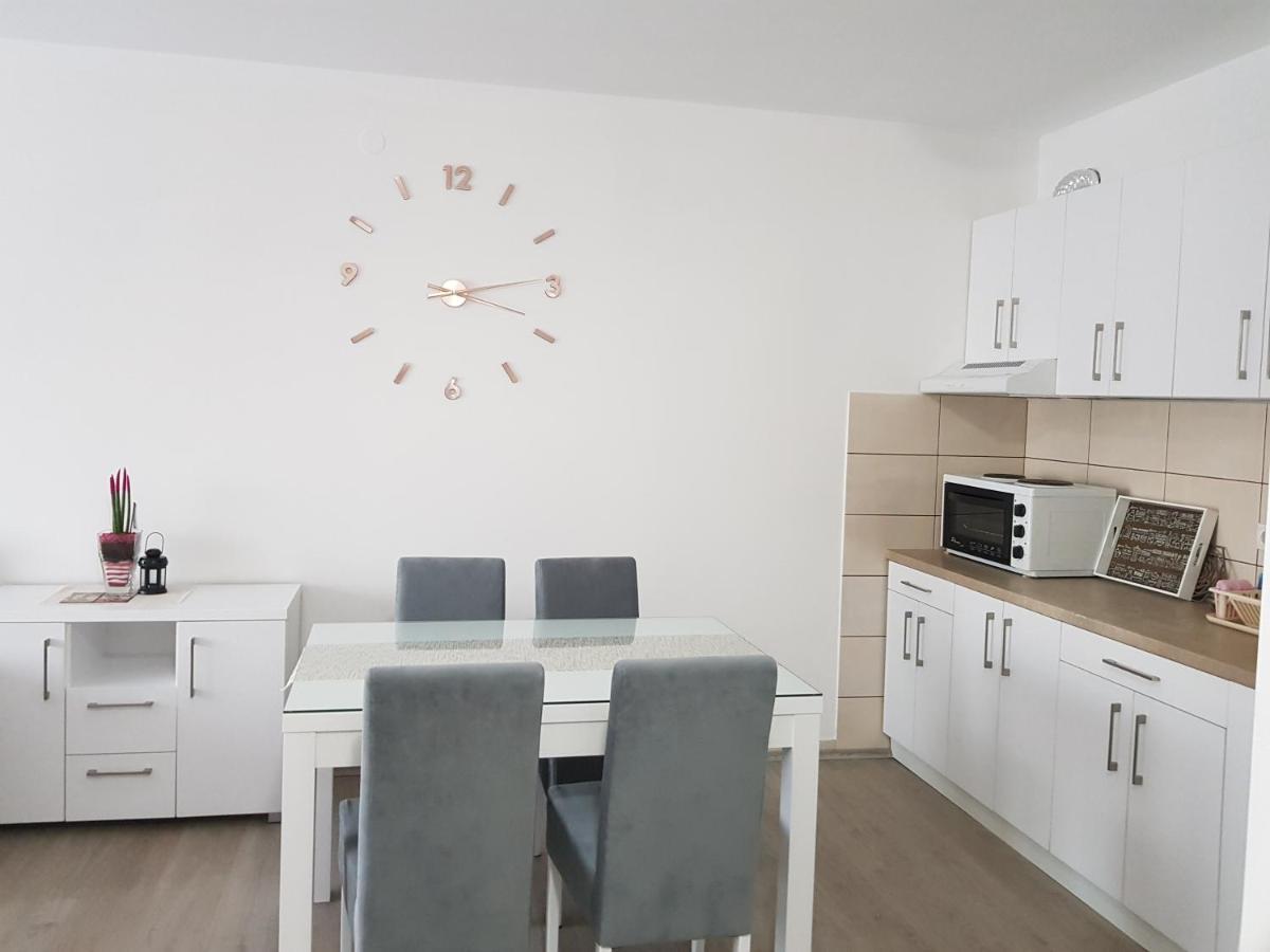Apartment Gea 18 Νόβι Σαντ Εξωτερικό φωτογραφία